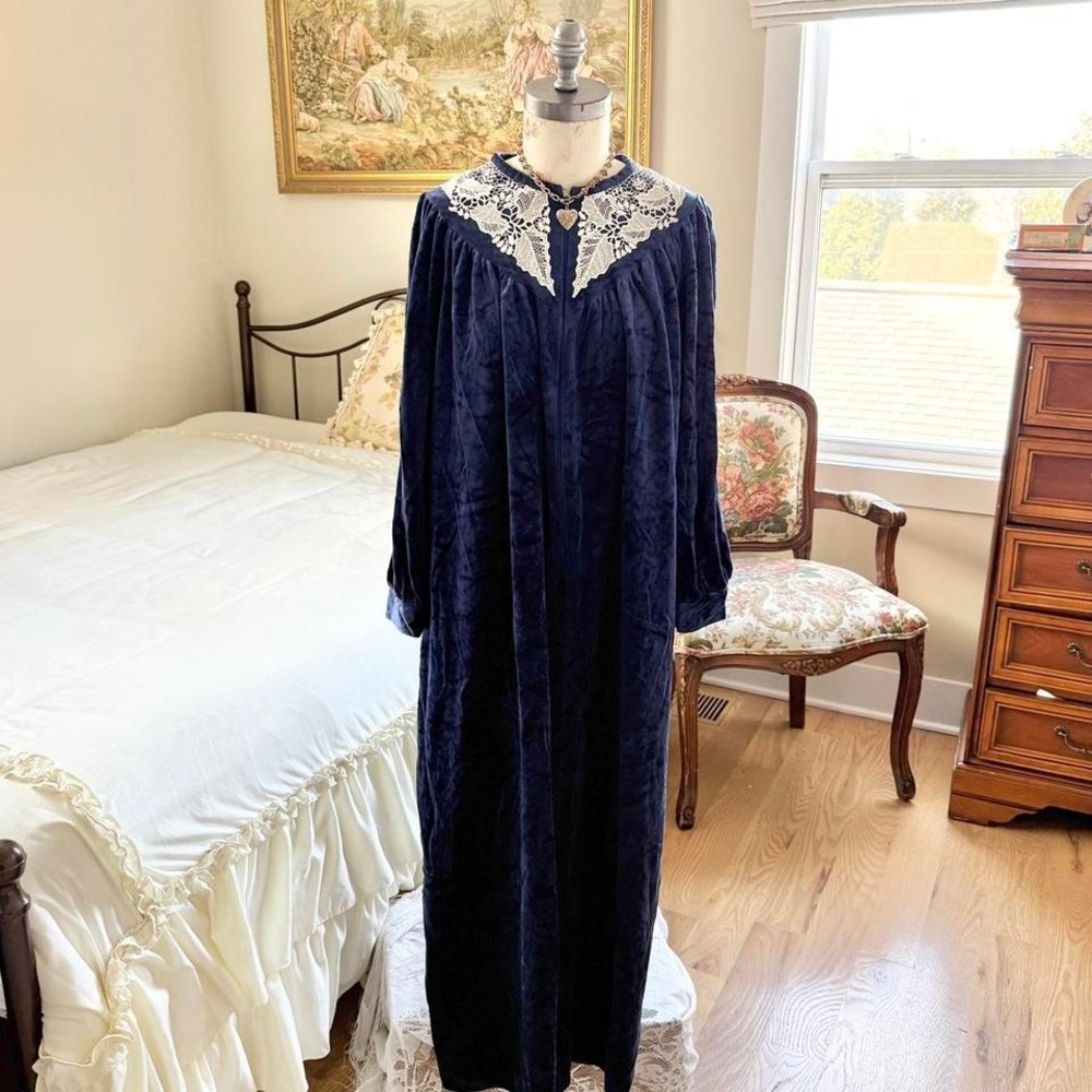 vintage navy blue velvet nightgown Anne Leslie‎ size medium